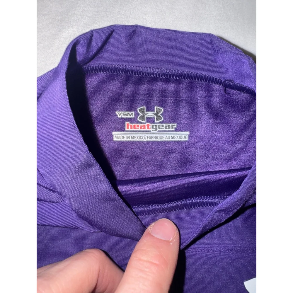 Boys Under Armour Short Sleeve Tee M Purple White